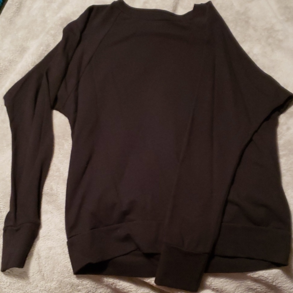 Uniqlo black pullover